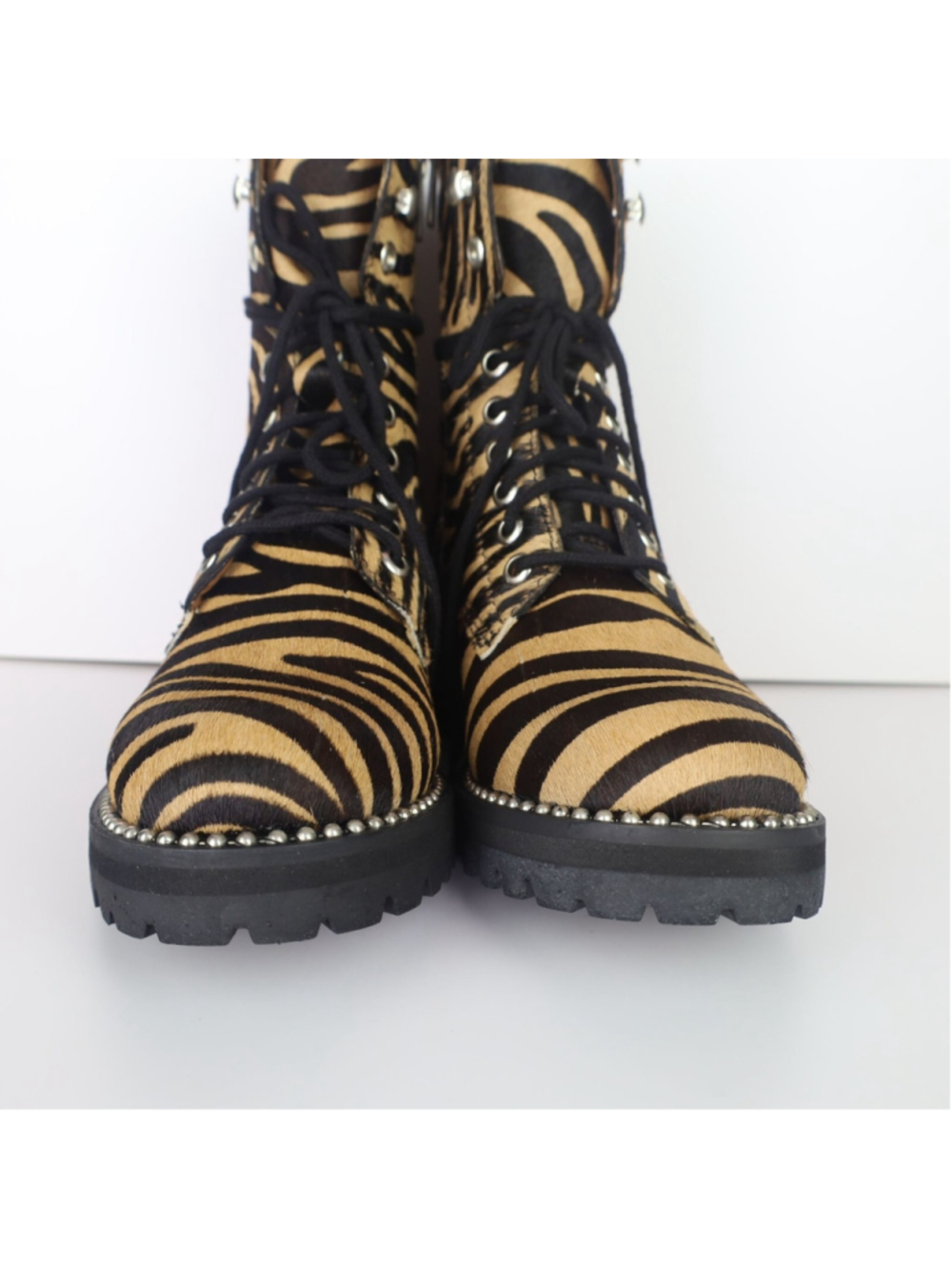 Aqua Women’s Tiger Print Jax Studded Hiker Combat Boots Lace Up Round Toe 5.5 - Picture 2 of 16